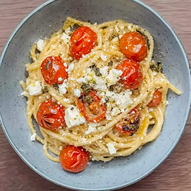 Ofen Feta Pasta – One Pot Spaghetti mit Tomaten Feta Soße